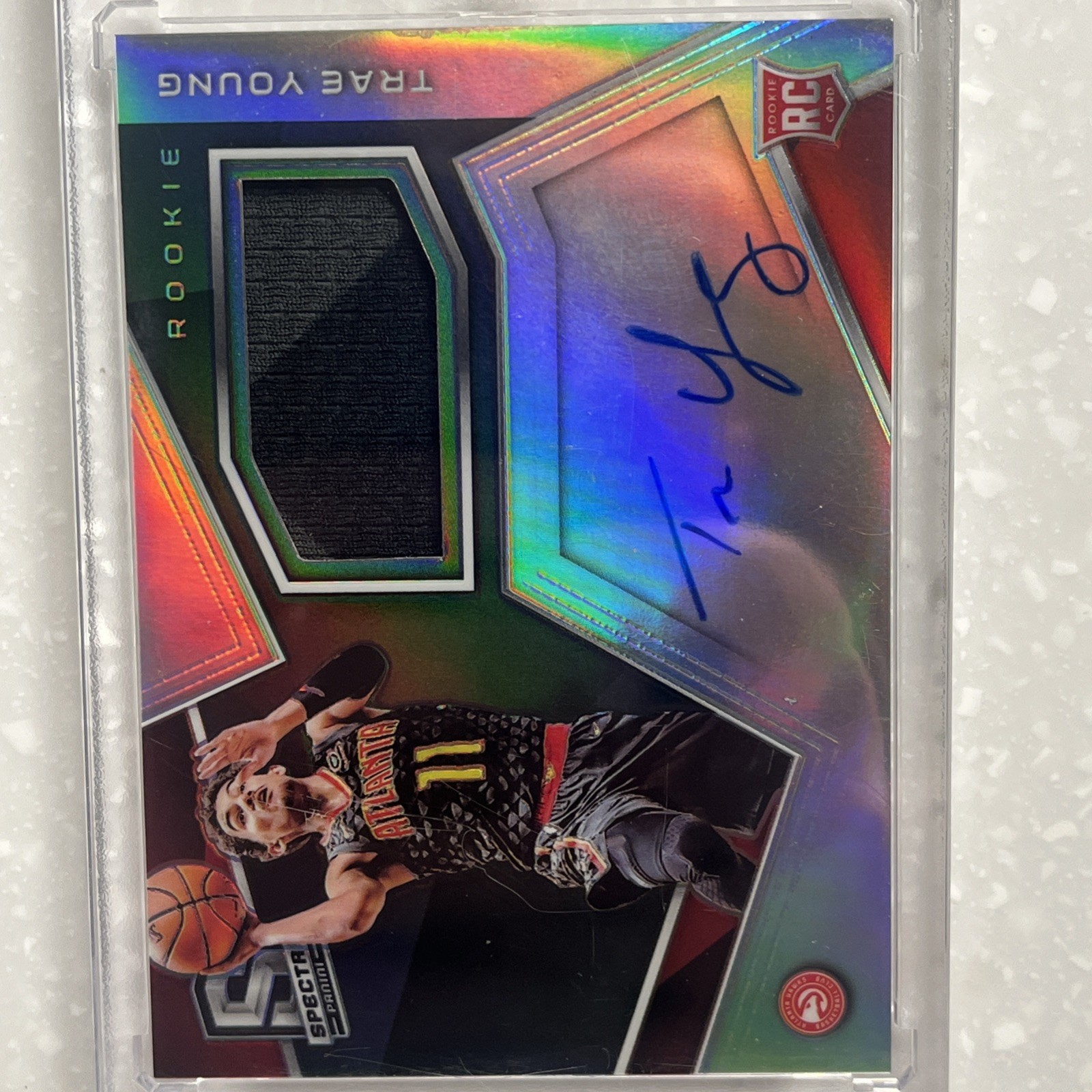 2018-19 Panini Spectra Trae Young Rookie Patch Auto #/299