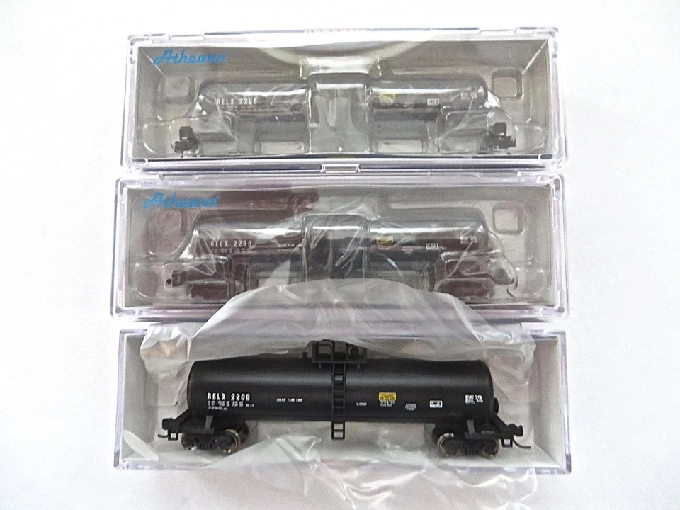 N Gauge Athearn Runner Pack of 3 Single Dome RELX Tank Cars Low Ship - Image 2 of 4