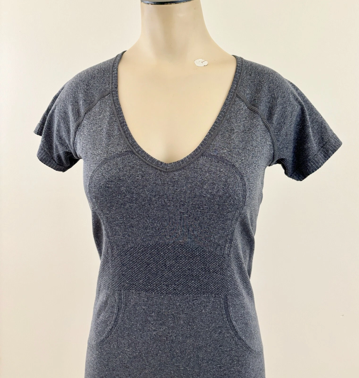 lululemon run swiftly v-neck stretch exc shirt