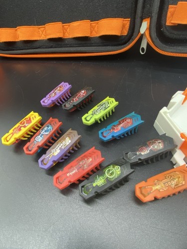 Collection of Hexbugs - 11 Nano Bots + Case + 30 Pc Of Buildable Track - Picture 11 of 11