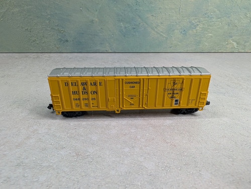 USED Walthers 932-8807 N Scale NA 50' Ext Post Box Car D&H #28026 READ - Picture 2 of 7