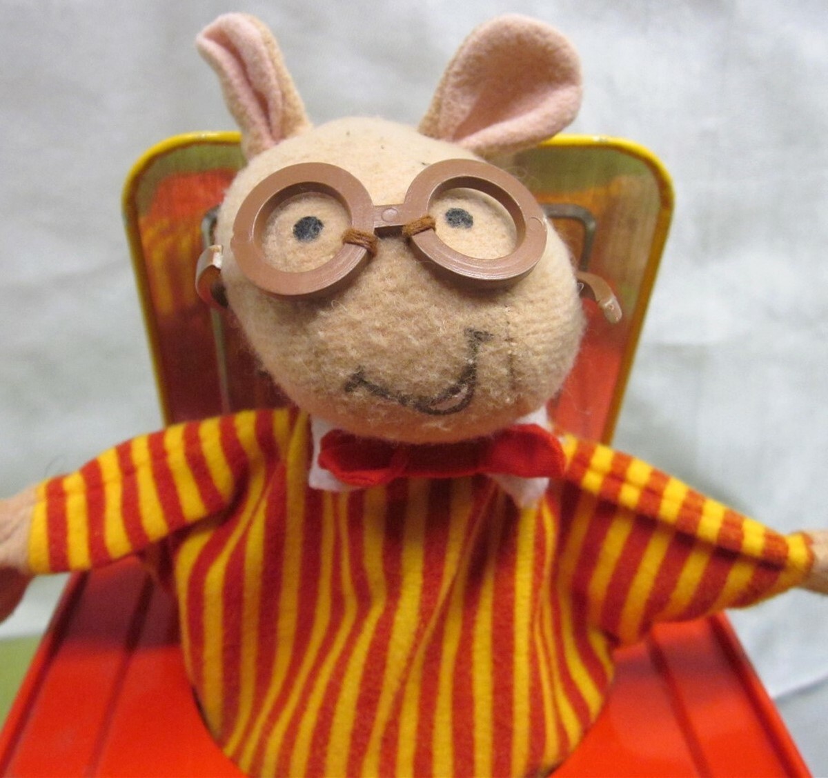 ARTHUR jack-in-the-box Aardvark toy Marc Brown cartoon 1998 music