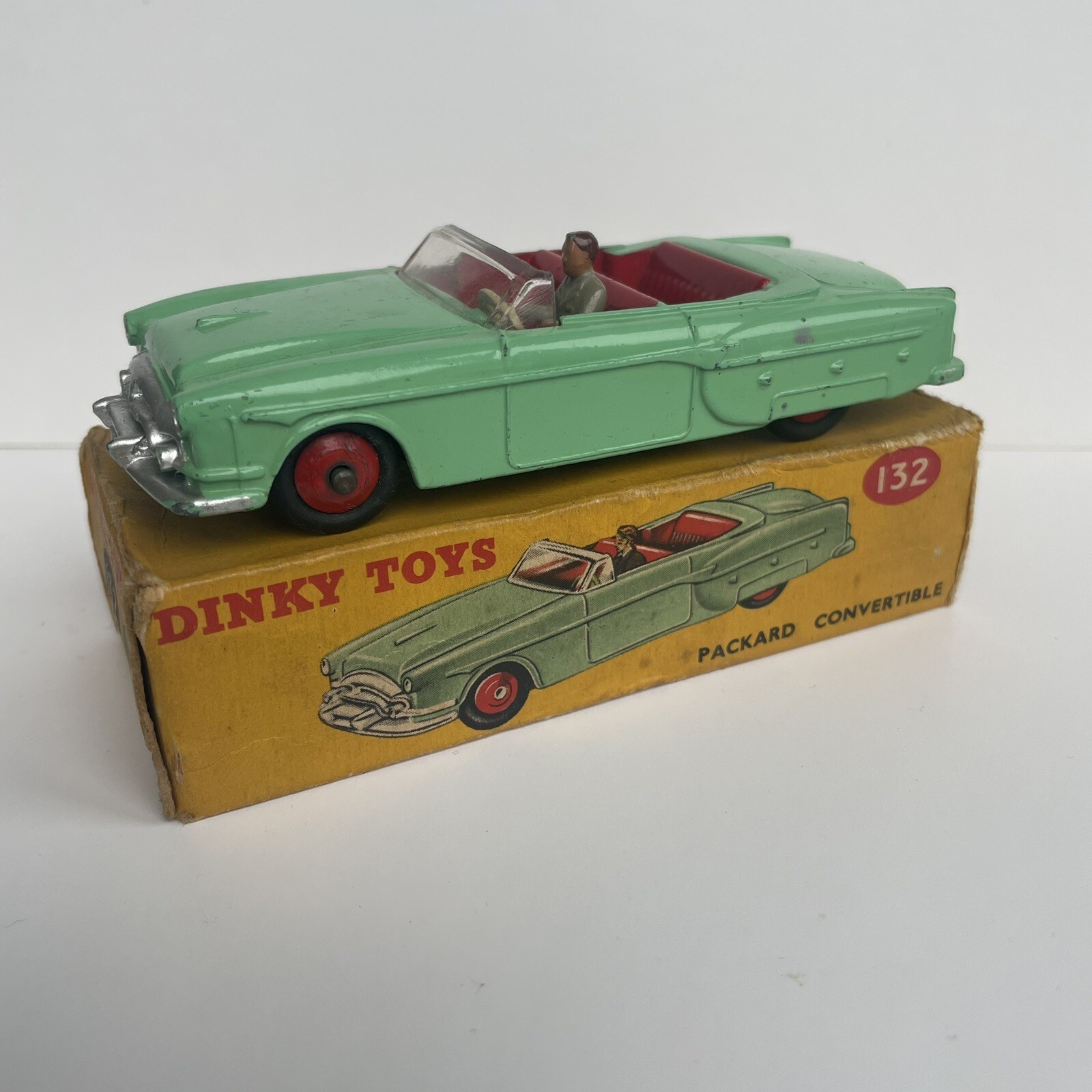 美品　DINKY TOYS PACKARD 英国製ミニカー 1957 Dinky Toys #132 Tan Packard Convertible: Mint in the