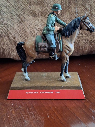 WKII Kavallerie Hauptmann zu Pferd 1942 - Bild 2 von 7