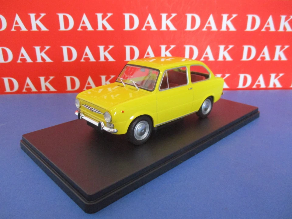Die cast 1/24 Modellino Auto Fiat 850 Berlina Gialla 1967 - Immagine 2 di 4