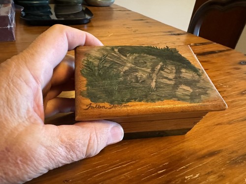 Totem Pole Cedar Box - Picture 4 of 8