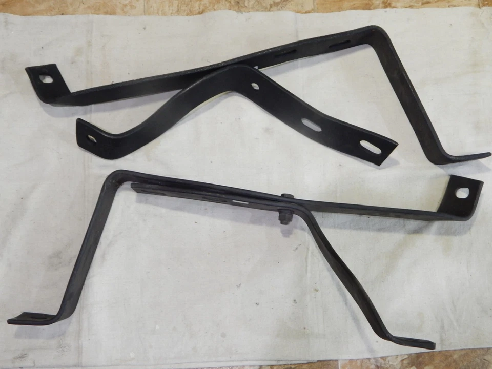 Buick Century 1957 soportes de parachoques delantero serie 40/60 (modelos de 2 o 4 puertas) Foto 2 de 2