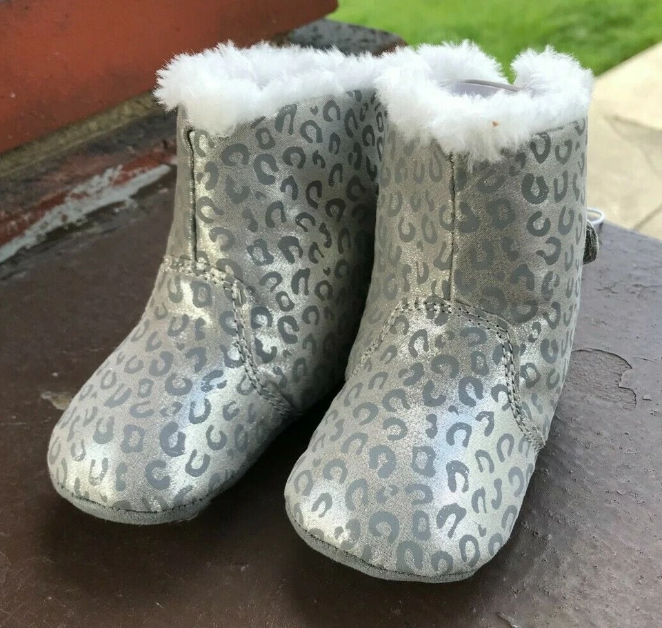 Bebés Niñas Surprize Stride Rite 6-12 meses Plata Animal Estampado Imitación Piel Botas Foto 2 de 4