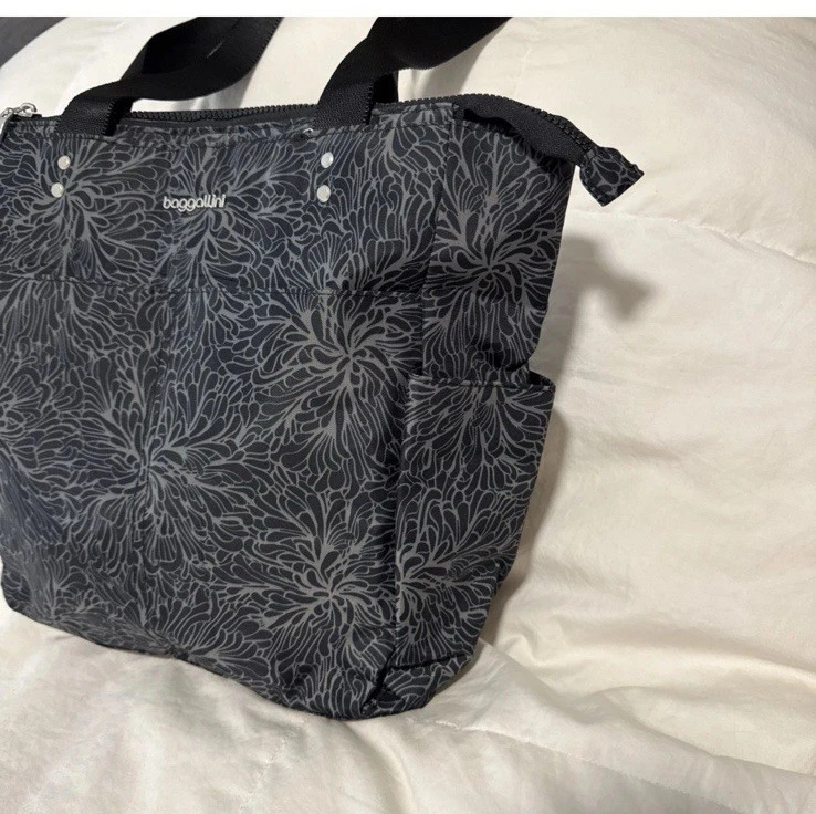 Bolso de mano de viaje Baggallini de fin de semana para mujer ligero de nailon Foto 4 de 4