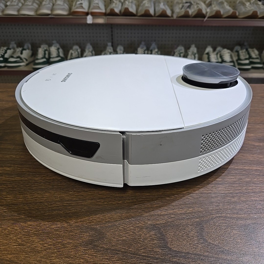 Samsung Jet Bot Robot Vacuum Model VR30T85513W White For Parts Only