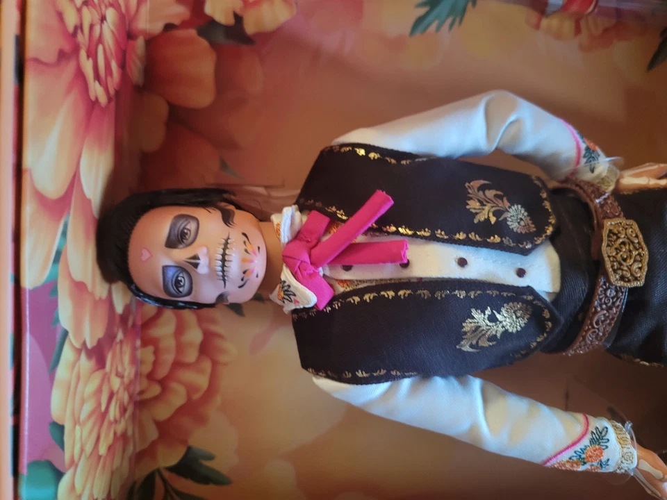Boneca Barbie Dia De Muertos Ken 2025 nova - Imagem 3 de 4