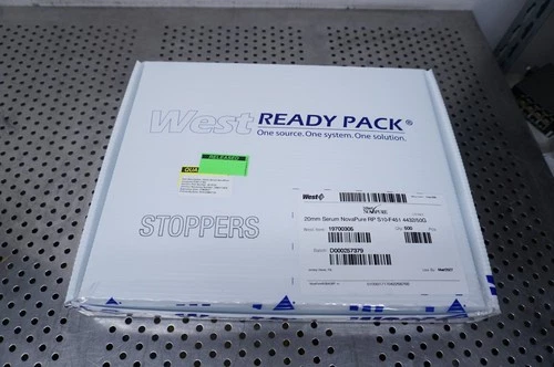 BOX OF 500 West 19700305 Grey 20mm Serum NovaPure Stoppers S10-F451 NEW SEALED