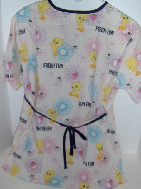Looney Tunes - Tweety Bird scrub top - Small - Image 3 of 3