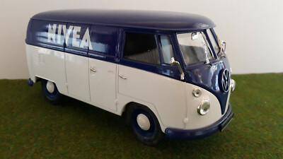 VOLKSWAGEN COMBI FOURGON NIVEA 1966 1/18 SOLIDO 9559 voiture