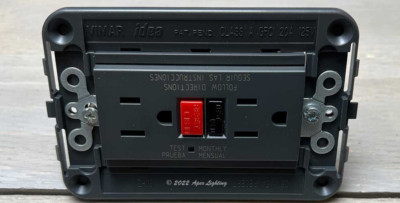 Vimar VM16296, Idea Duplex GFCI Outlet, USA, 2P+E, 15A/125V 3 Modules