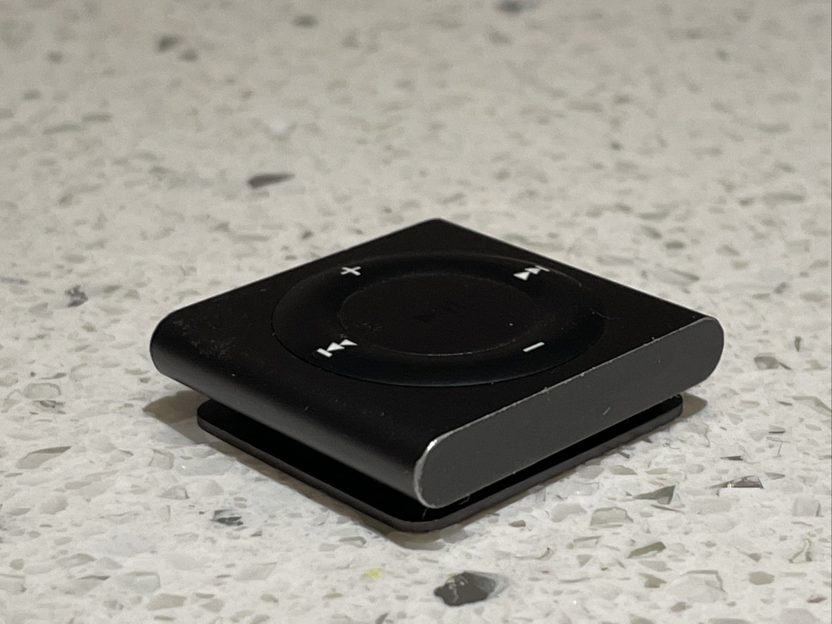 Apple iPod shuffle 4th Generation A1373 Space Grey (2GB) RARE