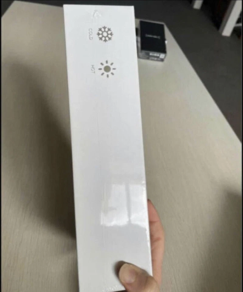 Microdermabrasion Kit: Removes Dead Skin Cells and Refines Pores - Image 3 of 4