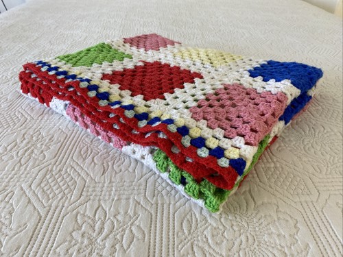 Handmade Crochet Acrylic Granny Squares Small Afghan Blanket 125 cm x 115 cm - Picture 9 of 10
