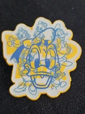 Disney pin 156344 Donald Duck Daisy Huey Dewey Louie Mickey's Pals yellow (8)