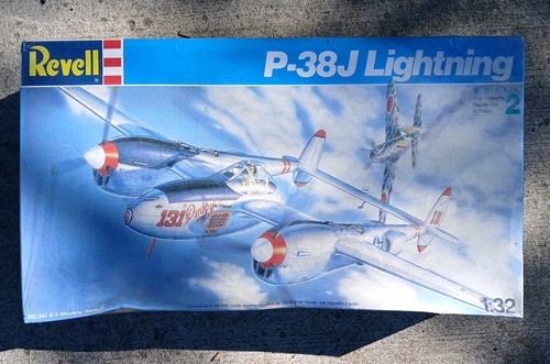 Revell Lockheed P-38J Lightning Modellbausatz im Maßstab 1:32 #4749