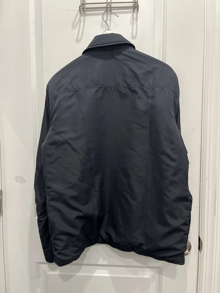 Chaqueta Coach Zara Acolchada Negra/Azul Marino Botón Nylon, Para Hombre Mediana, Excelente Estado Foto 2 de 4
