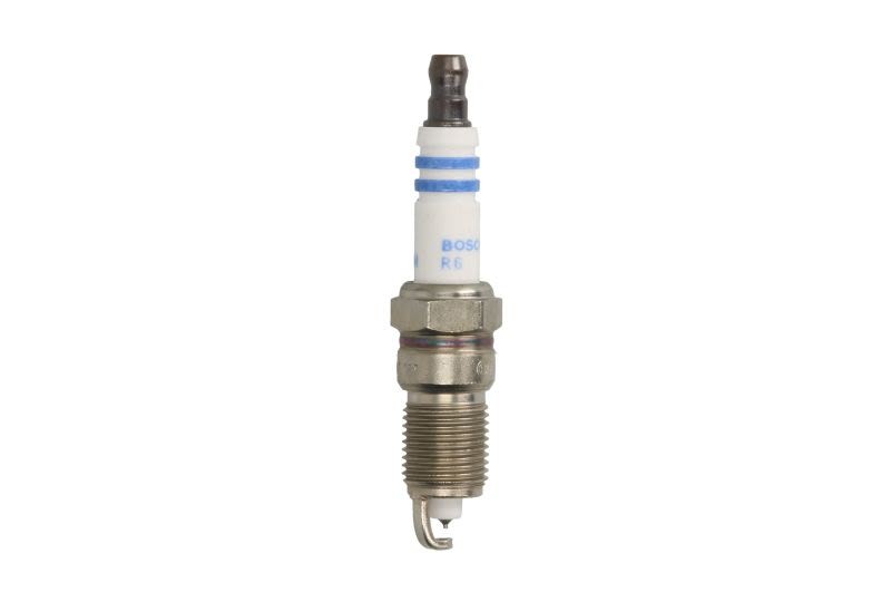 Bougie d'allumage BOSCH 0242225611 pour moteur Hummer H2 V8 de 2002