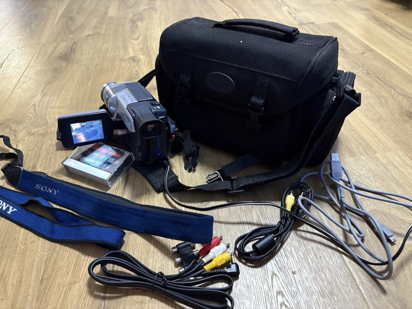 Sony Handycam DCR-TRV250  Digital 8 Camcorder With Nightshot Tested & Works