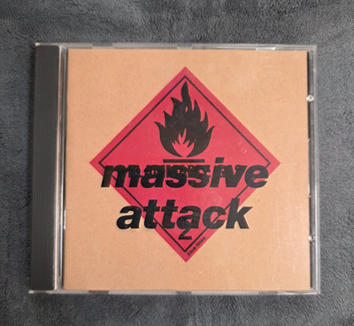 MASSIVE ATTACK   BLUE LINES     CD