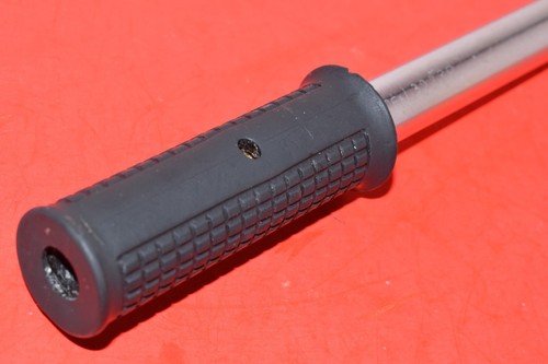 Snap-On 3/8” Drive SAE Interchangeable Head 100 In Lb Preset Torque Wrench - Picture 8 of 12