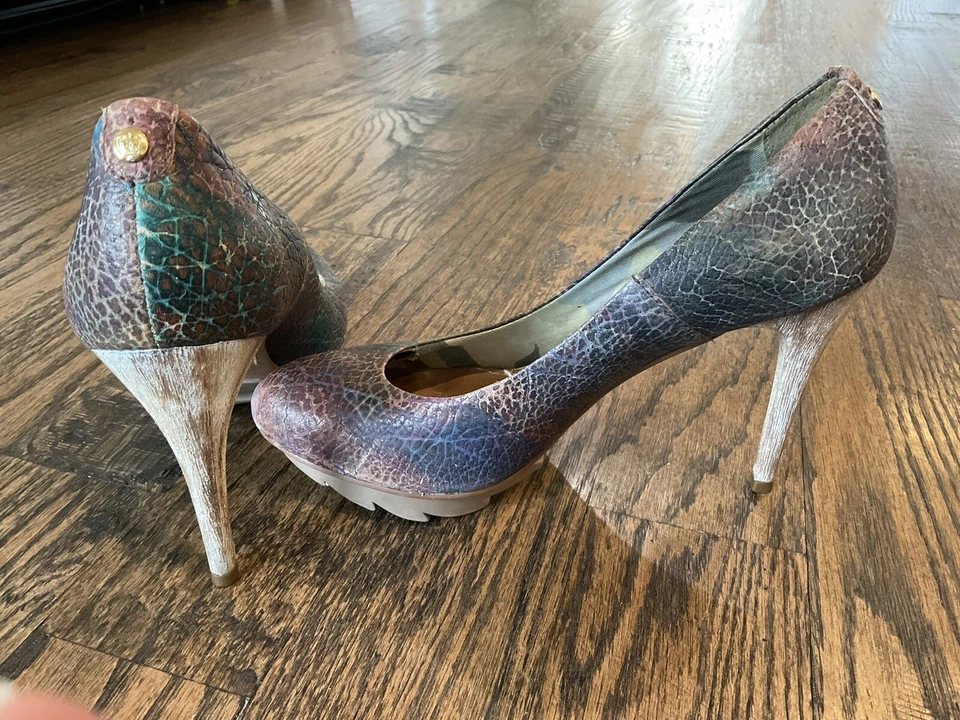 Virgem Madre Green Pumps Shoe High Heel Yellow Rubber Soles Women's US Size 8B - Image 2 of 4