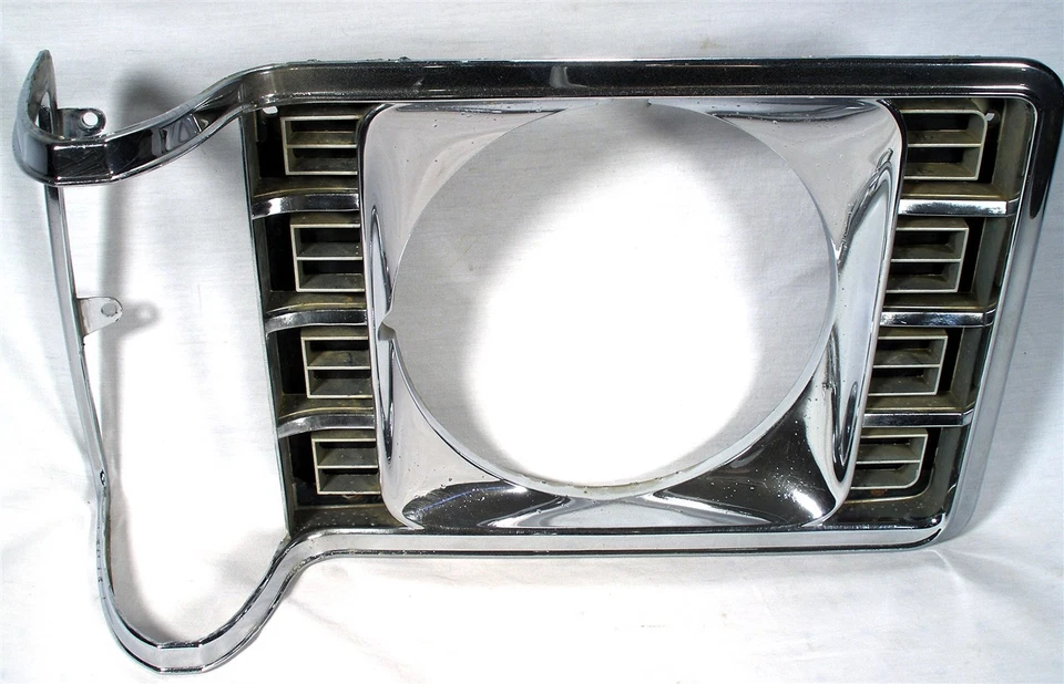 1975 76 77 ORIGINAL FORD ORIGINAL GRANADA CHROME HEADLIGHT BEZEL D5DB 13064DB - Image 2 of 4