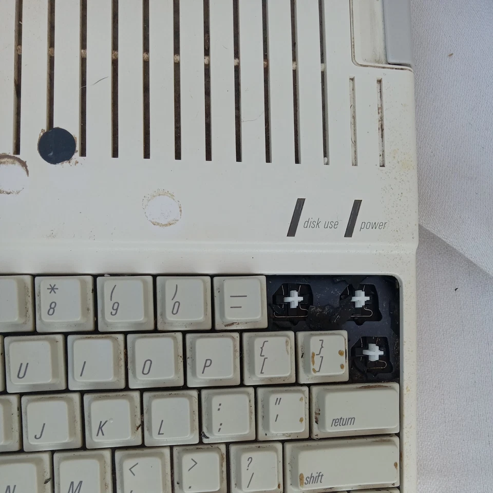 Computadora Apple IIC A2S4000 SIN PROBAR SIN CABLES/ACCESORIOS Foto 4 de 4