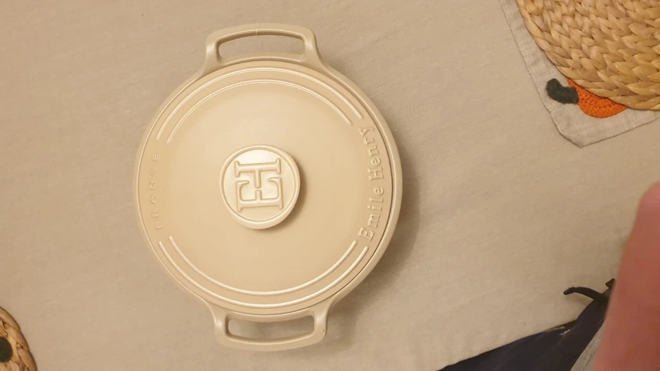 New Emile Henry France Sublime Dutch Oven Creme Color 4-Quart Elegant Cookware - Image 2 of 4