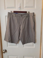 Hang Ten Hybrid Walking Short Gray Withl Black Geometric Detailing Size 36 NWT