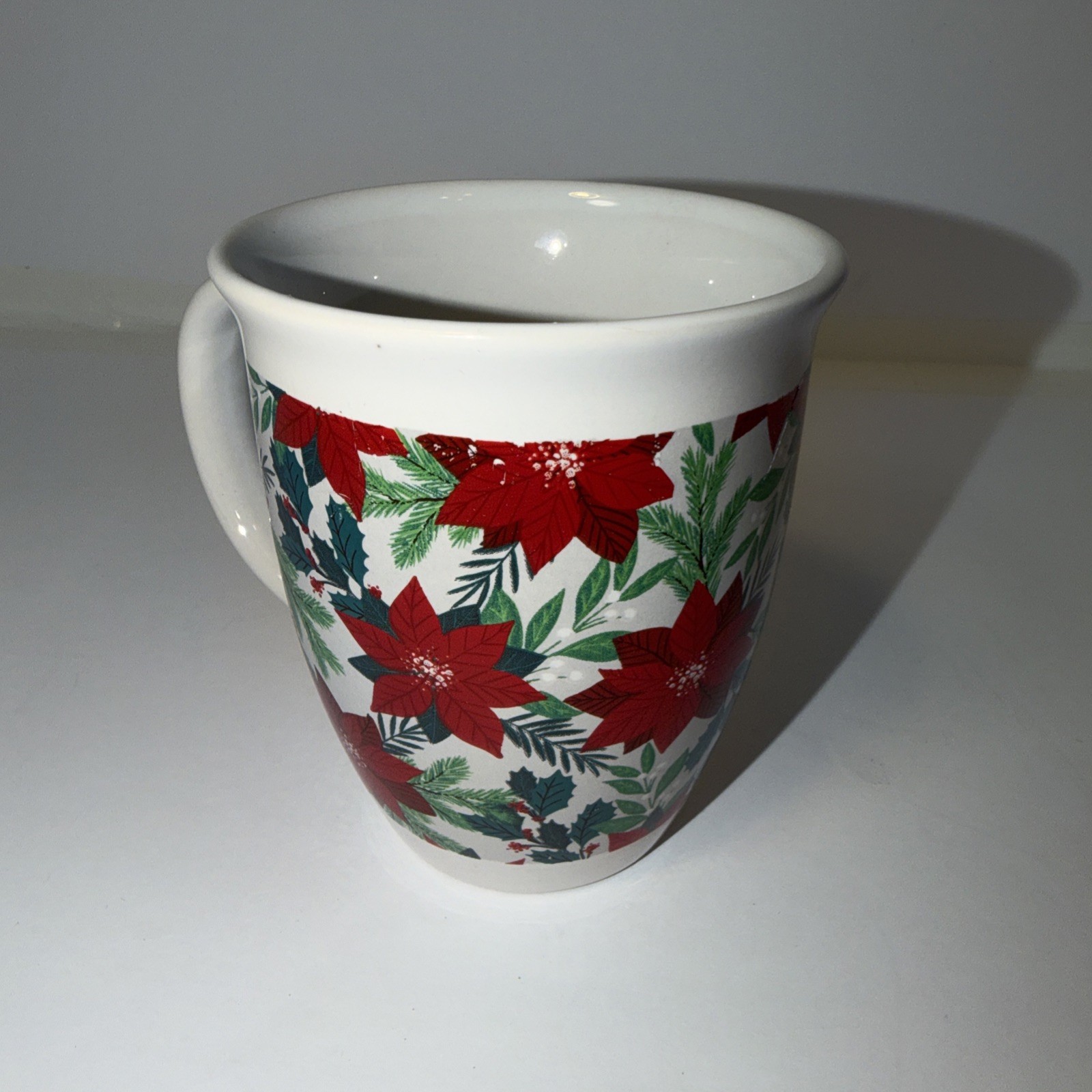 NIB Holiday Mug 14oz Poinsettia Christmas Greenbrier International Royal Norfolk
