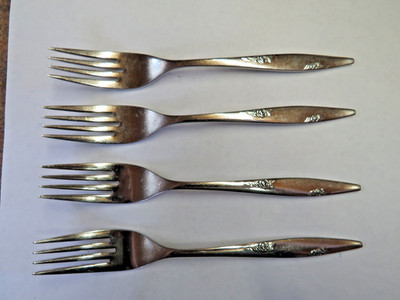Oneida Stainless Flatware Rose Duet Pattern Set of 4 Dinner Forks 7 1/4''