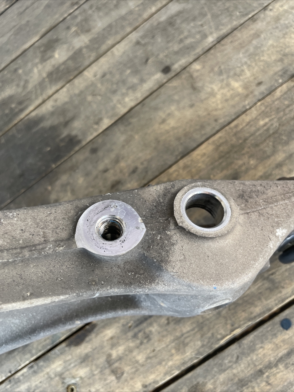 ** NO SHIPPING ** 2008 Maserati Quattroporte Lower Control Arm Front Left OEM