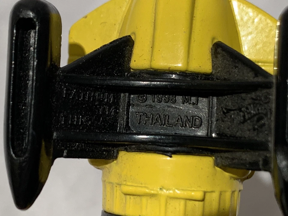 1998 Hot Wheels Ocean Blasters Fathom This Yellow and Black 1/64 Scale LOOSE - Image 3 of 3