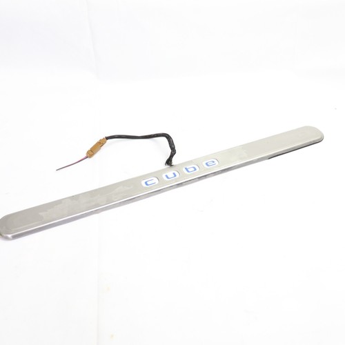 2009 2010 201 2012 2013 2014 Nissan Cube Door Step Sill OEM - Picture 12 of 13