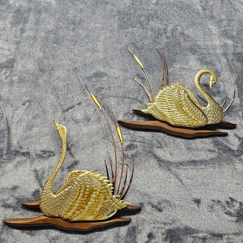 Vintage brass wood swans cat tail wall hanging Set of 2 mid century modern decor - Picture 8 of 10