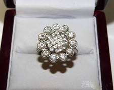 Gorgeous Shiny White Rhinestones Flower Daisy Ring. 12i 20