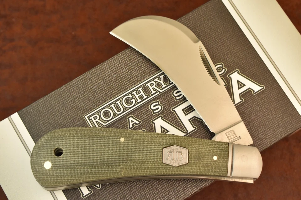 FACA PODADORA ROUGH RIDER RYDER LINHO VERDE CINZA LISO MICARTA HAWKBILL RR1993 - Imagem 3 de 4