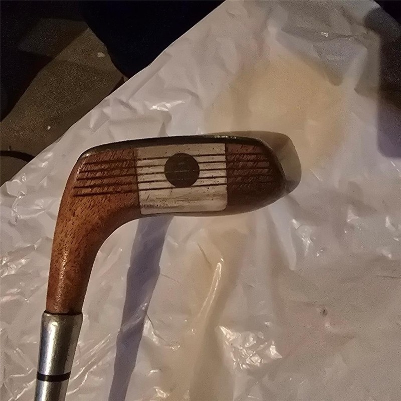 Kenneth Smith Classic Roll in Putter circa 1970's New Grip - Royal Signet style