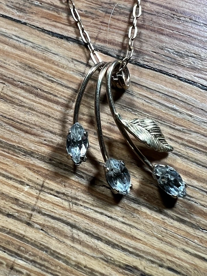 Vintage Krementz 10KT Yellow Gold Filled White Topaz Flower Pendant Necklace - Image 2 of 4