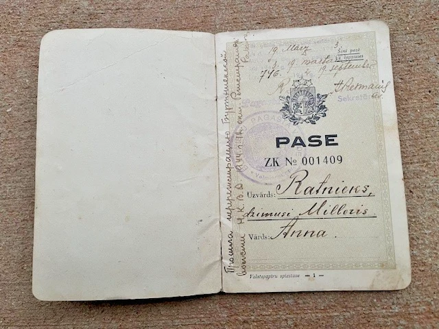 拉脱维亚/拉脱维亚护照,1927 年发给 A.Ratnieks。 — 第 2/4 张图片