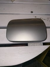 Mercedes-Benz S W220 Tankdeckel Tankklappe A2205840139 Silber Code744 Benzin Mercedes-Benz S W220 Tankdeckel Tankklappe A2205840139 Silber Code744 Benzin