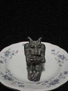 Metal-like Fantasy Gargoyle Sculpture Gray Horned Figurine Thinker Gothic Dark