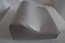 GOODMAN SPECIALTY PILLOWS LT GRAY 404 4" VINYL CONTOUR PILLOW  