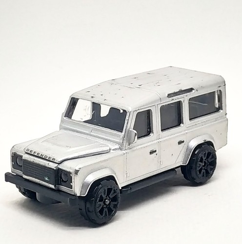 Majorette Land Rover Defender 110 Matte Silver 1:60 (3") Defects 001 - Picture 4 of 8