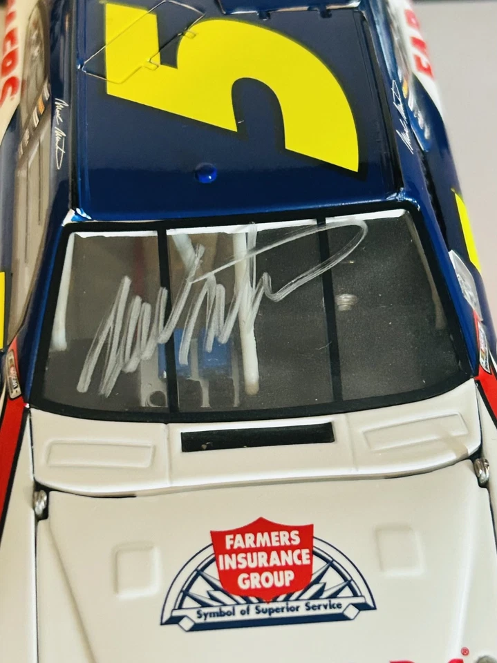 Mark Martin signed #5 Farmers Insurance 2011 Impala 1:24 Action Diecast RARE! - Image 3 of 4